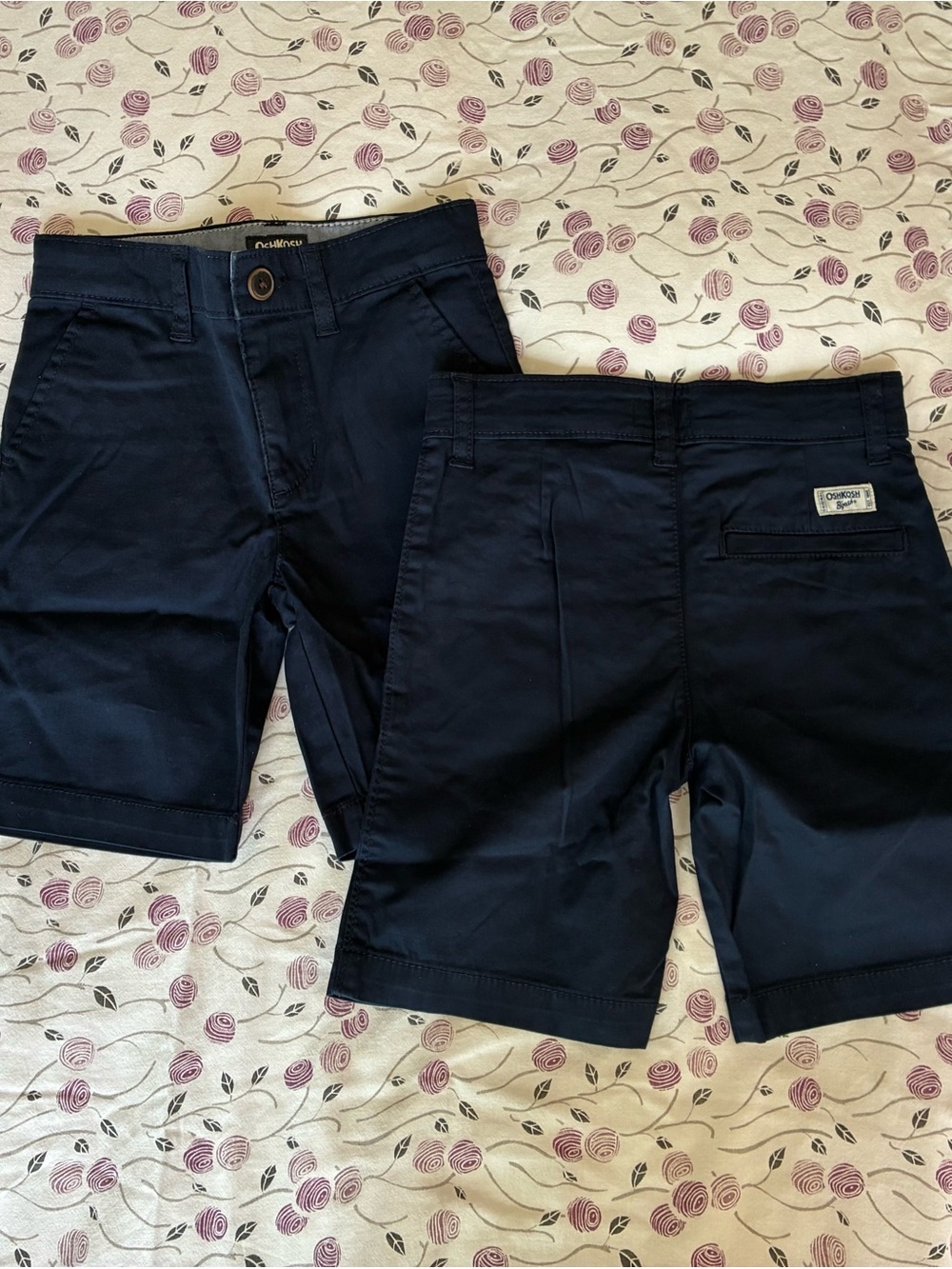 2x Oshkosh boys uniform shorts. Size 5